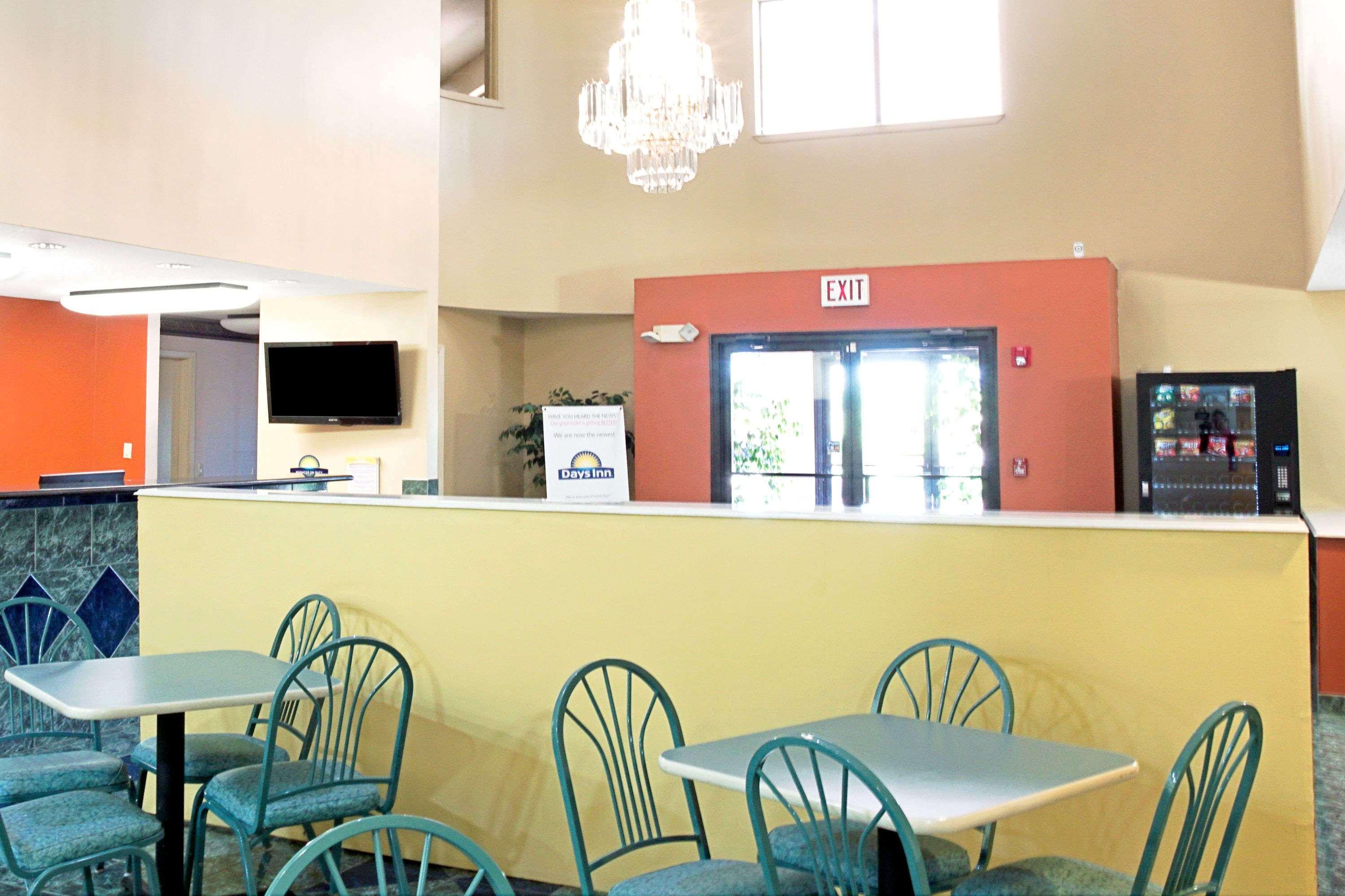 Days Inn By Wyndham El Campo Tx Bagian luar foto